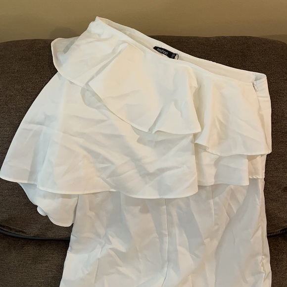 Ruffled, one shoulder jumpsuit - Picture 2 of 4